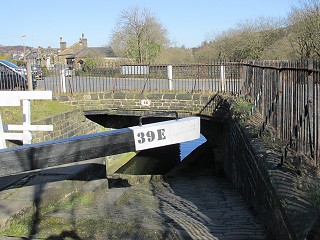 View of Lock 39E